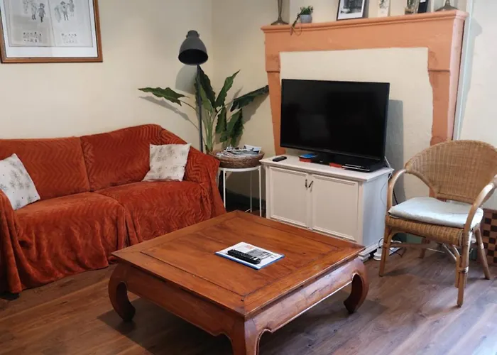 Semesterbostad La Poste Saulgond