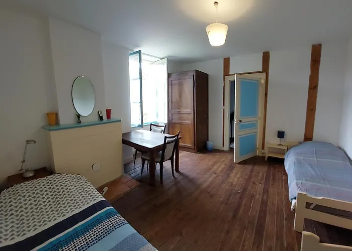 Semesterbostad La Poste Saulgond